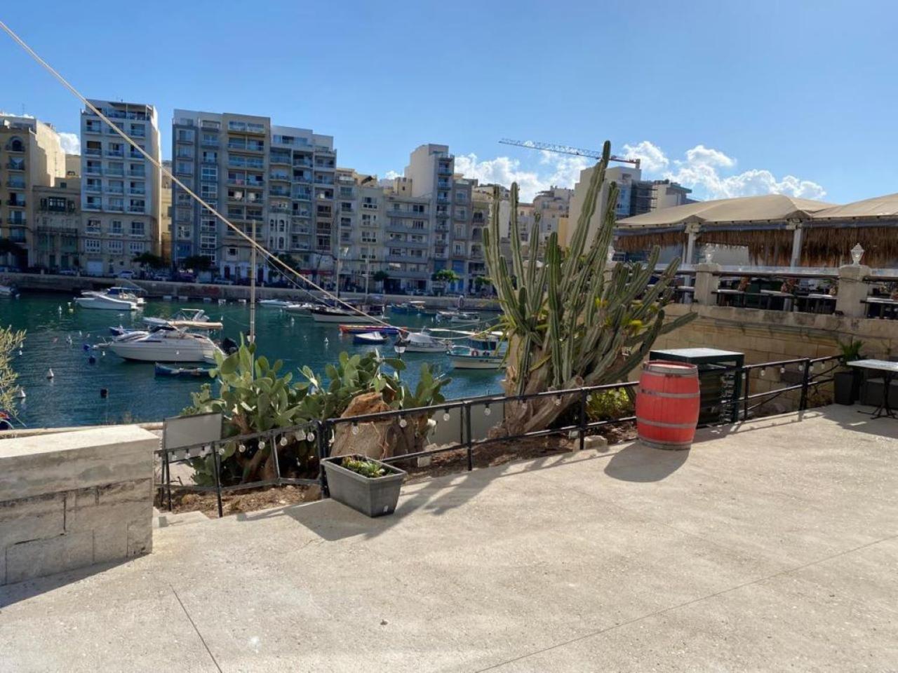 Апартаменты 86 Spinola Bay Сент Джулианс Экстерьер фото