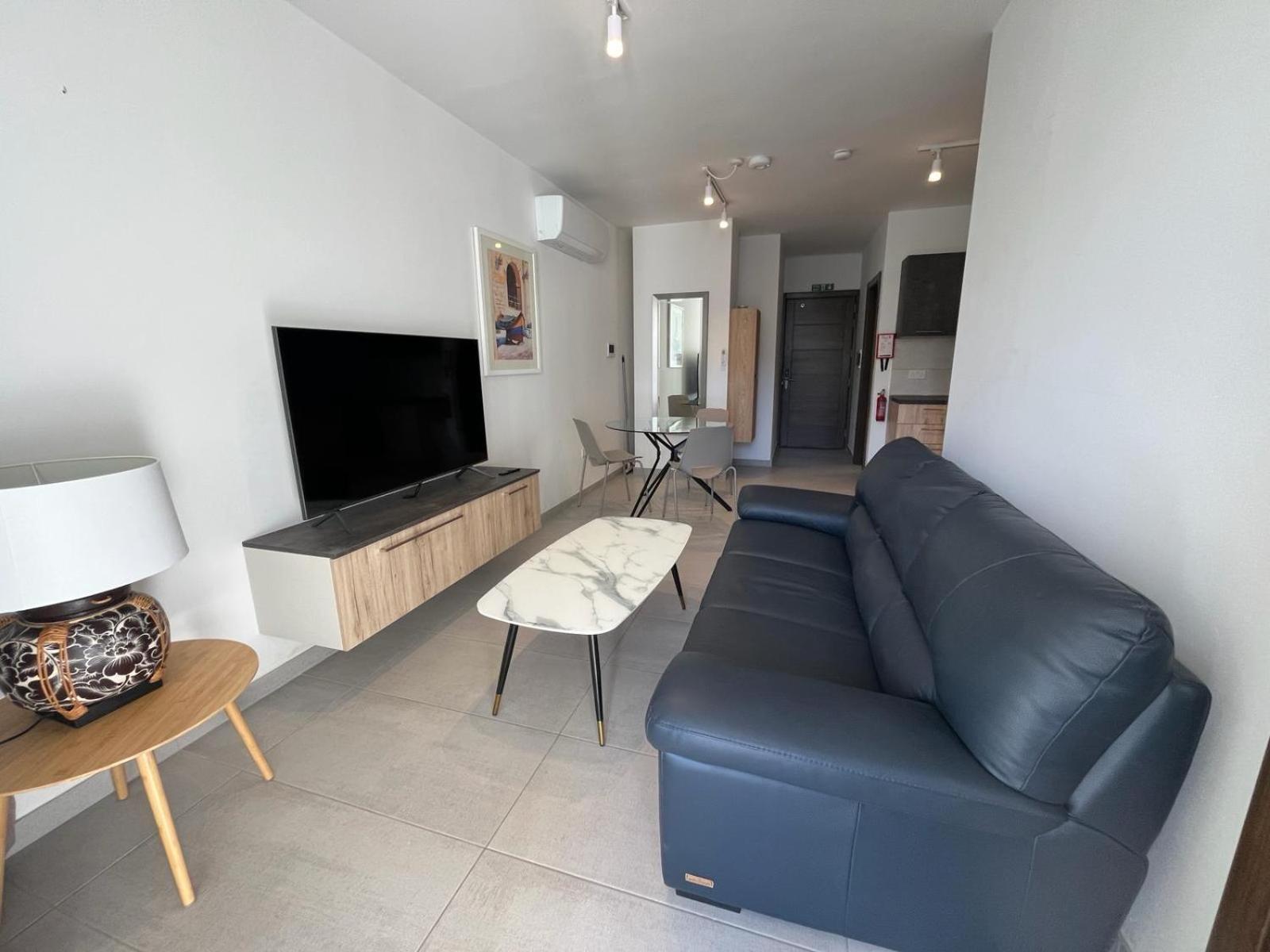 Апартаменты 86 Spinola Bay Сент Джулианс Номер фото