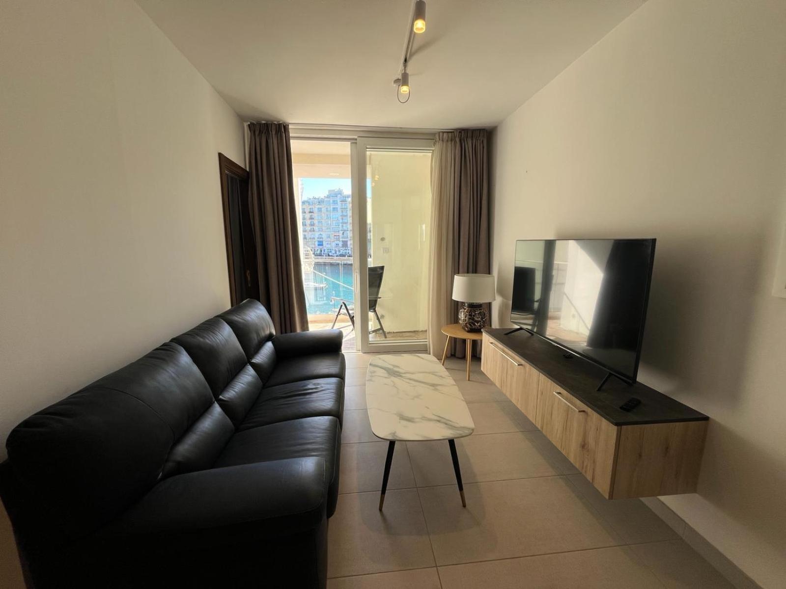 Апартаменты 86 Spinola Bay Сент Джулианс Номер фото